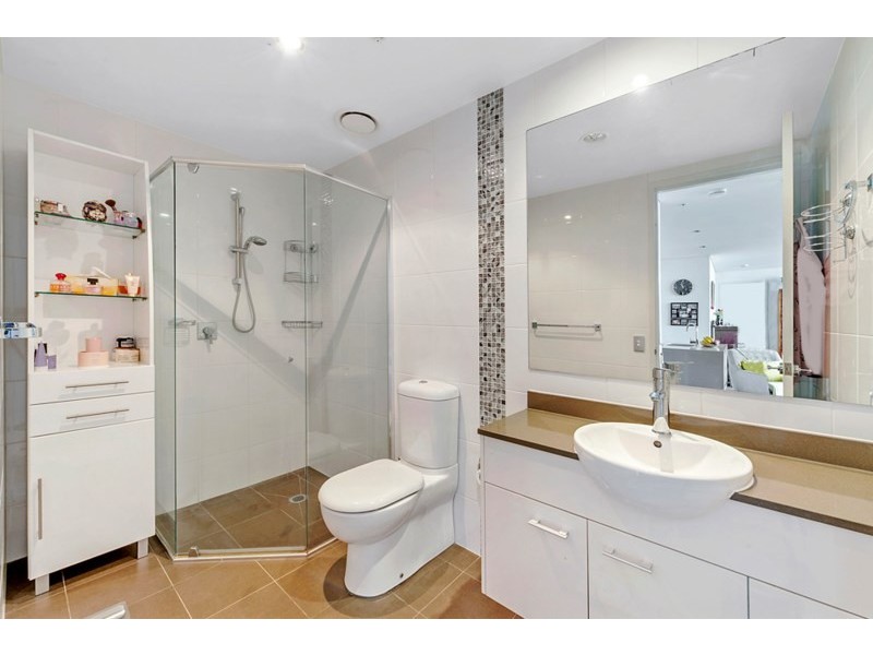2 Aqua Street, Southport QLD 4215