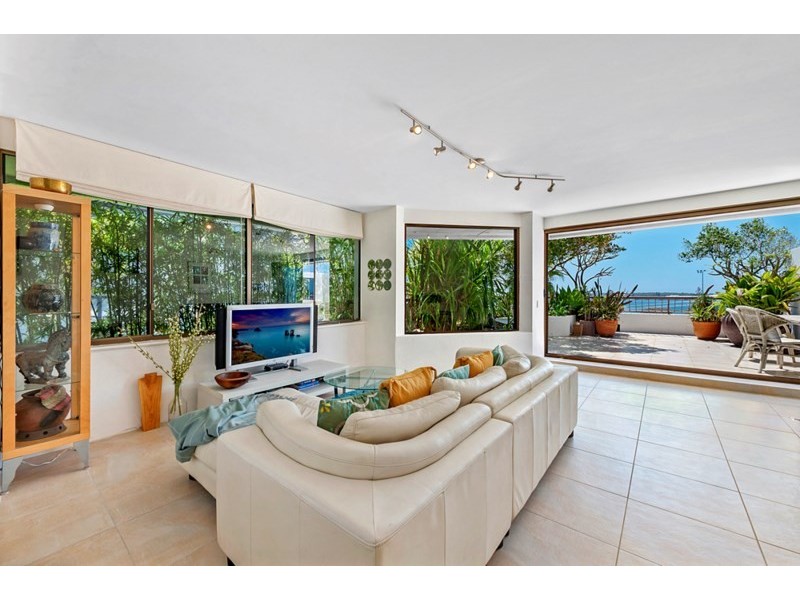 6/66 Marine Parade, Southport QLD 4215