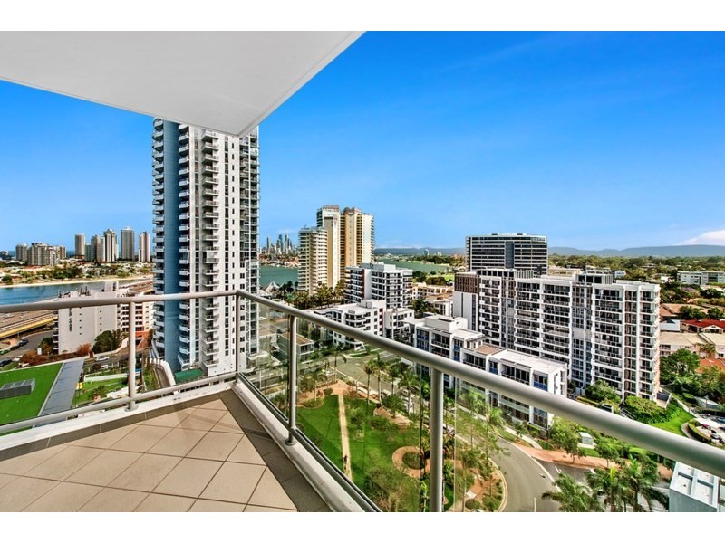 1 Como Crescent, Southport QLD 4215