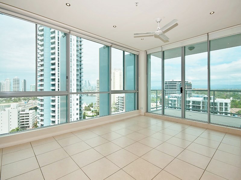 1 Como Crescent, Southport QLD 4215