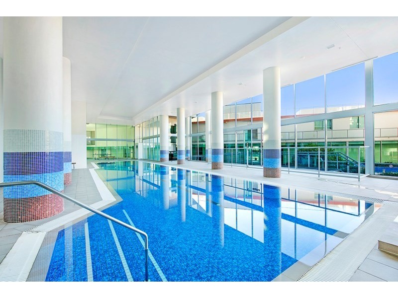 1 Como Crescent, Southport QLD 4215