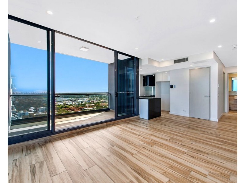 2 Como Crescent, Southport QLD 4215