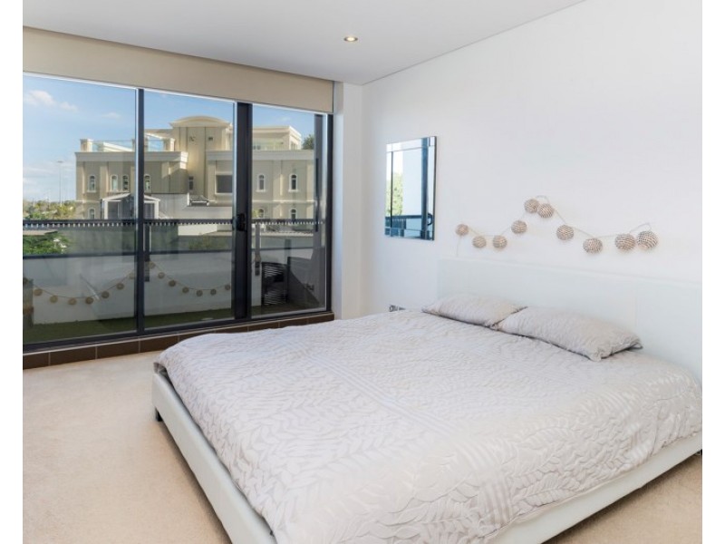 2 Aqua Street, Southport QLD 4215