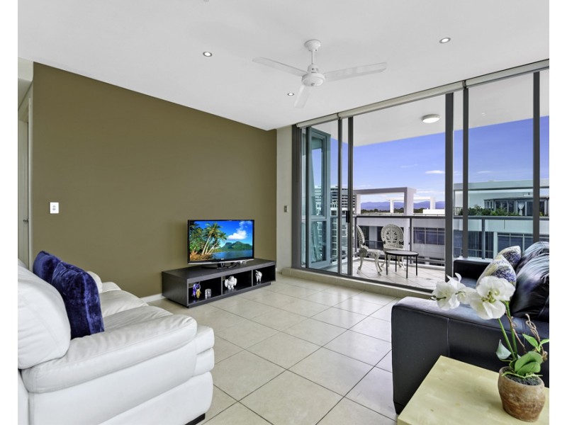 1 Como Crescent, Southport QLD 4215