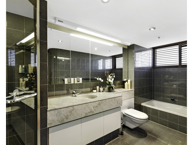 22/3510 Main Beach Parade, Main Beach QLD 4217