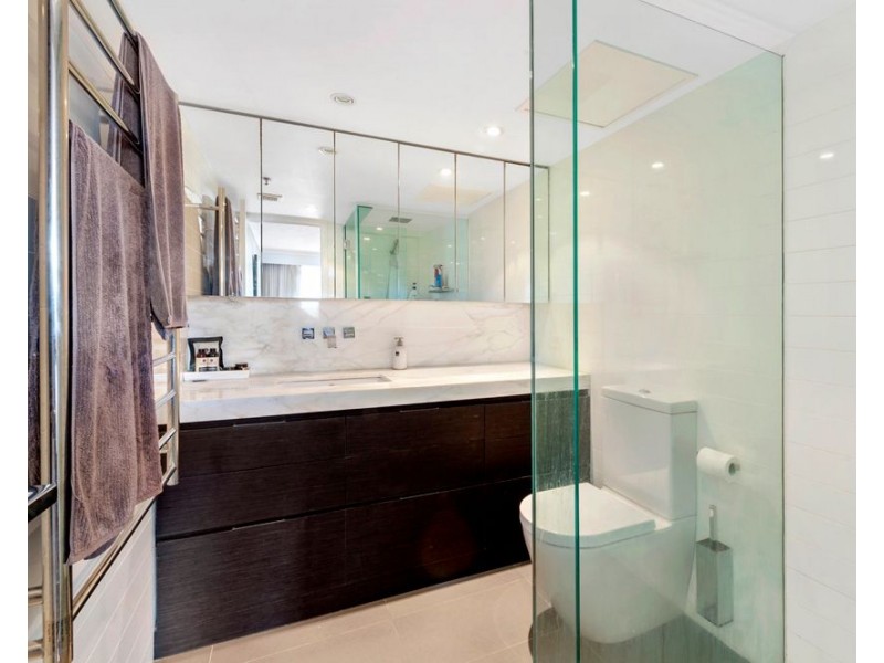 28 Northcliffe Terrace, Surfers Paradise QLD 4217