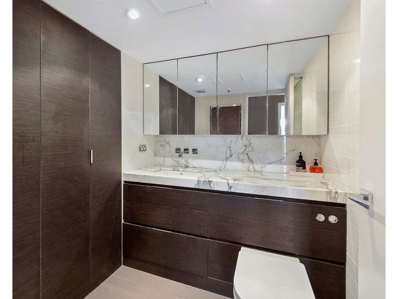 28 Northcliffe Terrace, Surfers Paradise QLD 4217