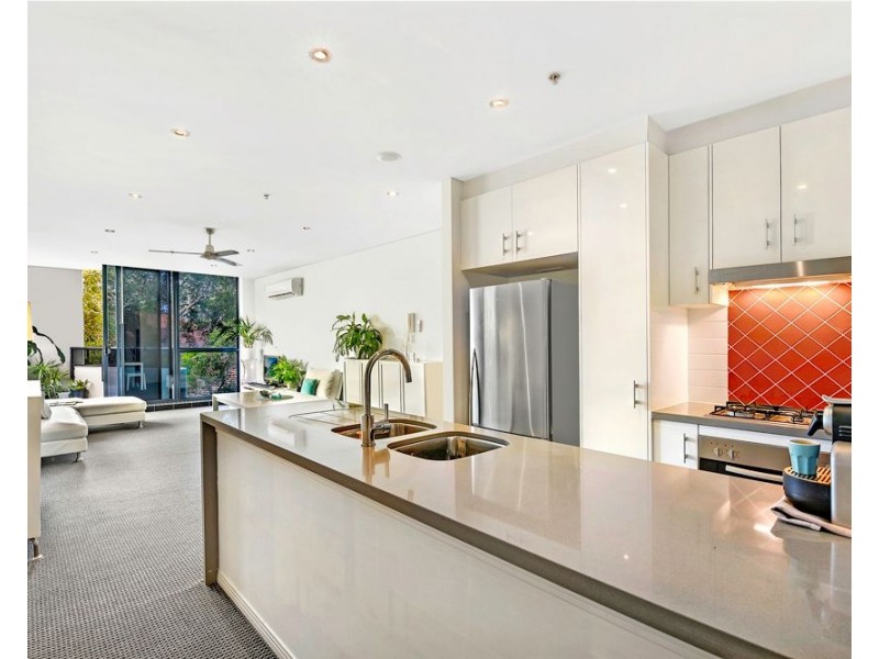 2 Aqua Street, Southport QLD 4215