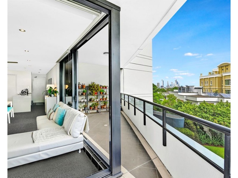 2 Aqua Street, Southport QLD 4215