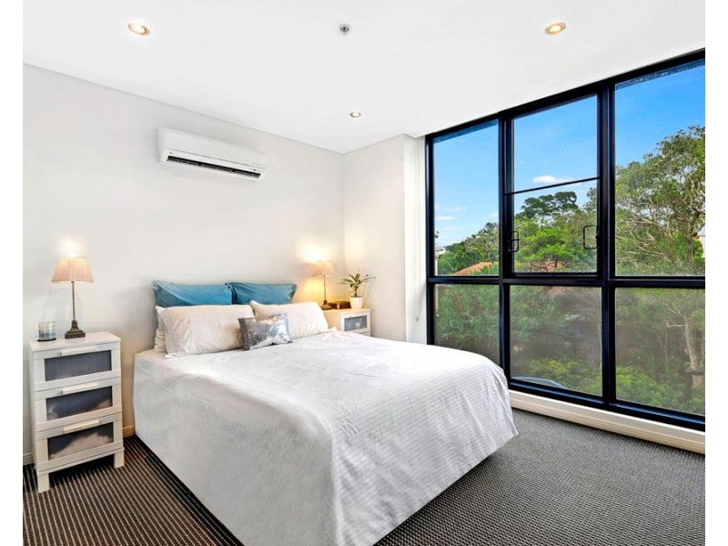 2 Aqua Street, Southport QLD 4215