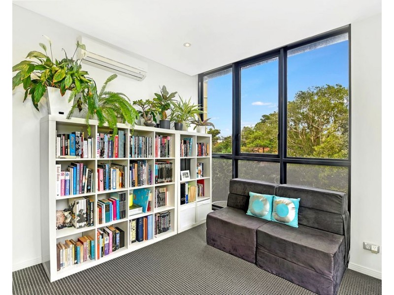 2 Aqua Street, Southport QLD 4215