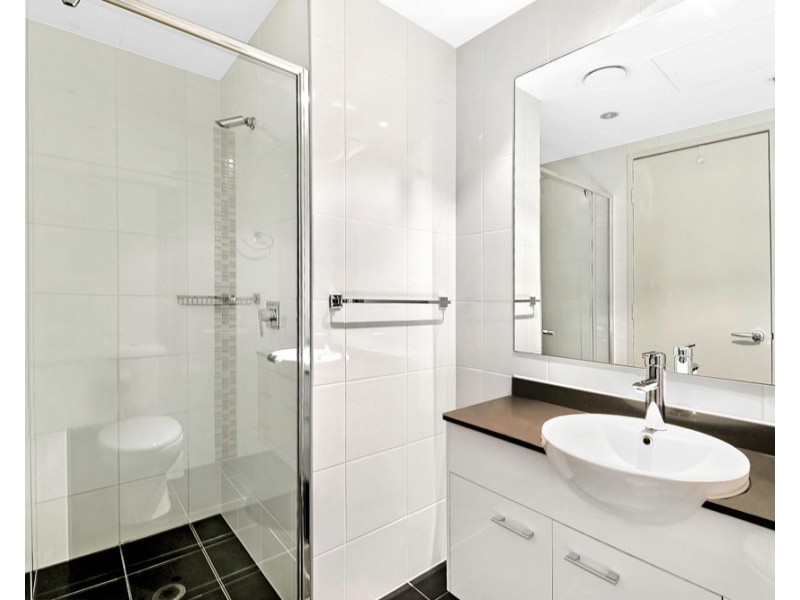 2 Aqua Street, Southport QLD 4215