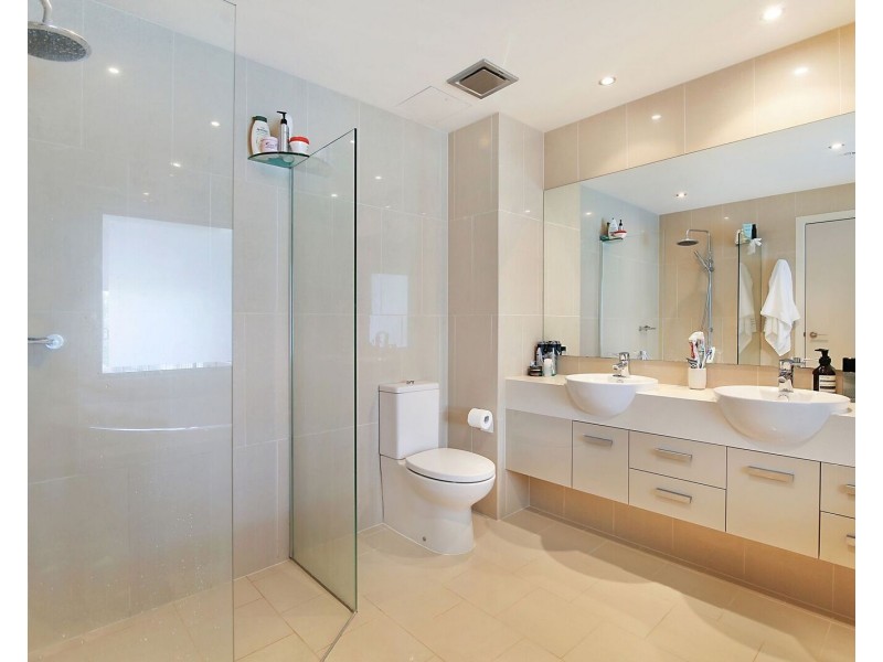 301/25 Breaker Street, Main Beach QLD 4217