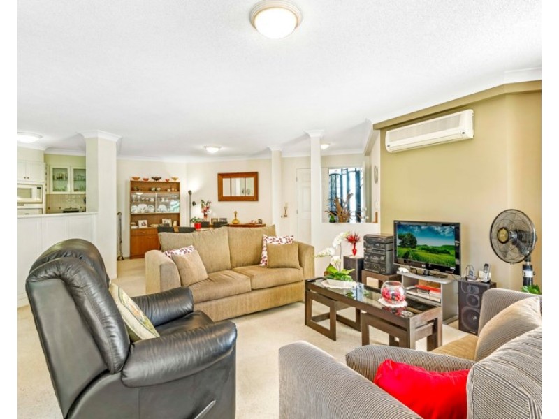 100 Cotlew Street East, Southport QLD 4215