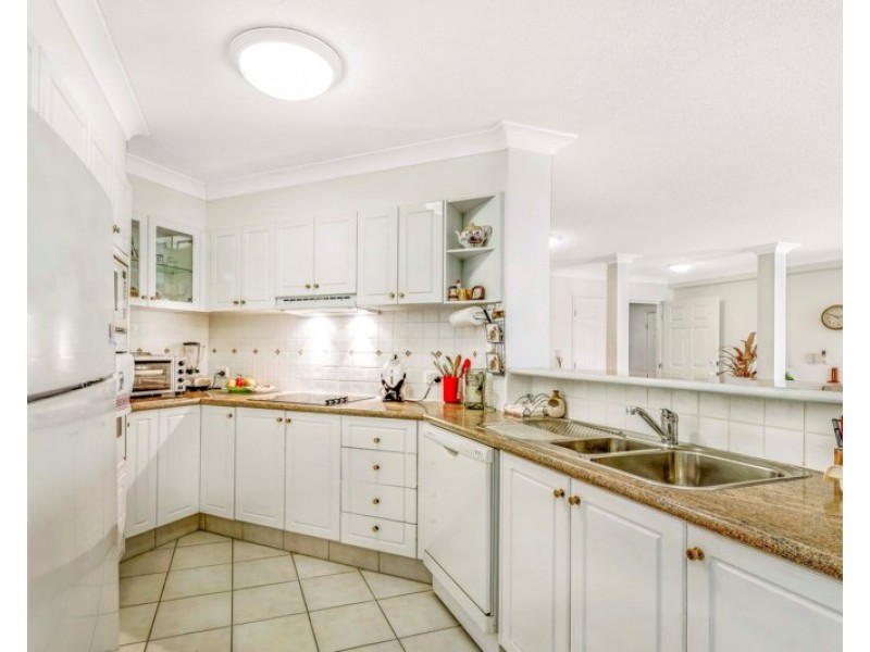 100 Cotlew Street East, Southport QLD 4215