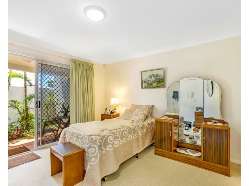 100 Cotlew Street East, Southport QLD 4215