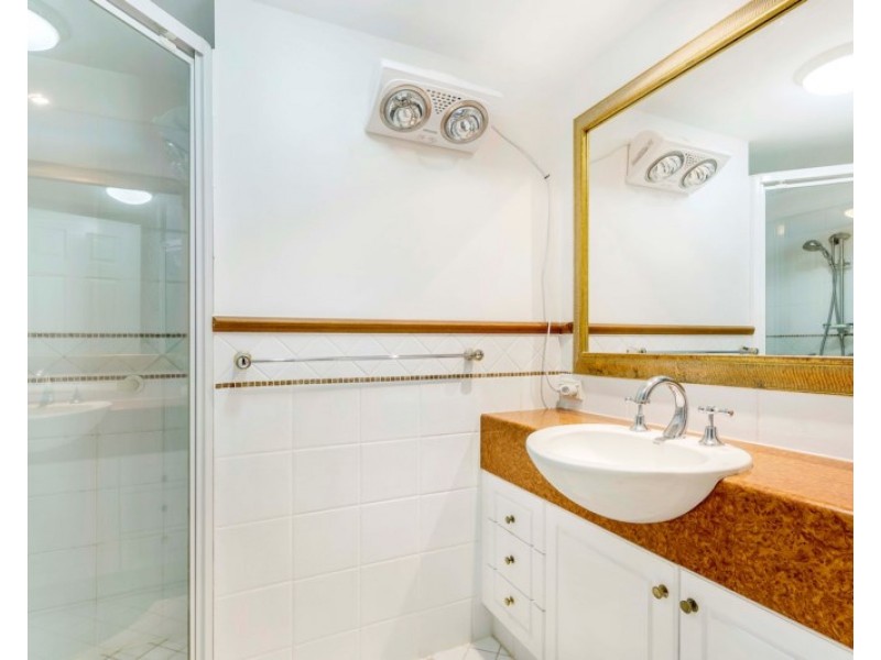 100 Cotlew Street East, Southport QLD 4215