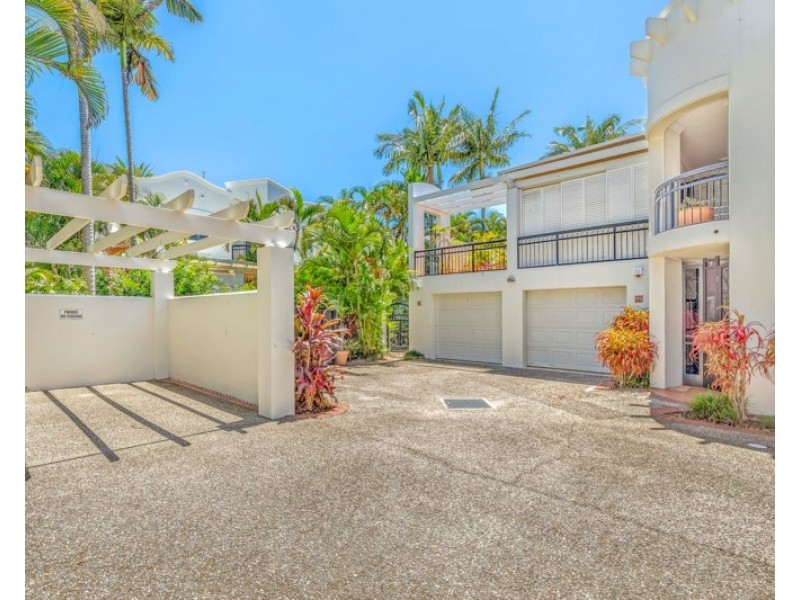 100 Cotlew Street East, Southport QLD 4215