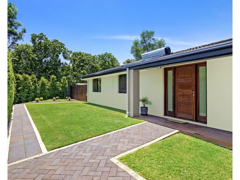 2 Glenmore Drive, Ashmore QLD 4214