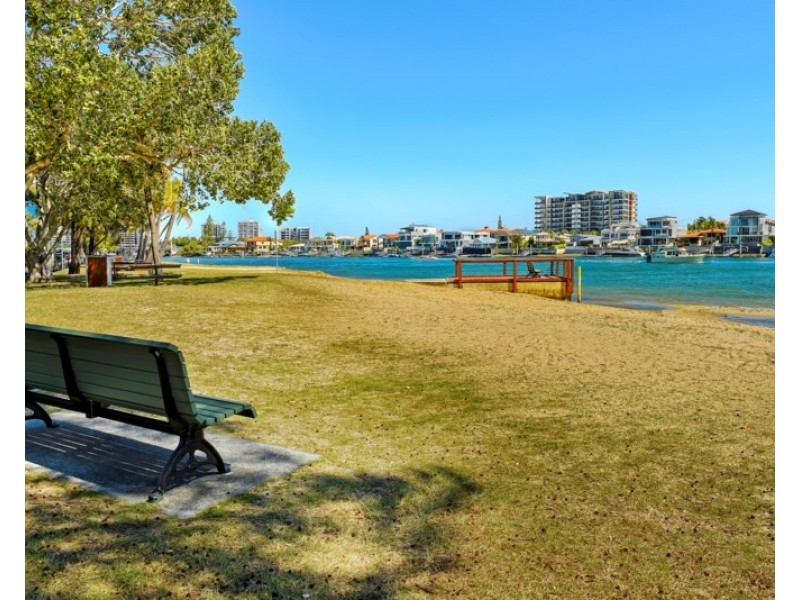 2/12 Oak Avenue, Surfers Paradise QLD 4217