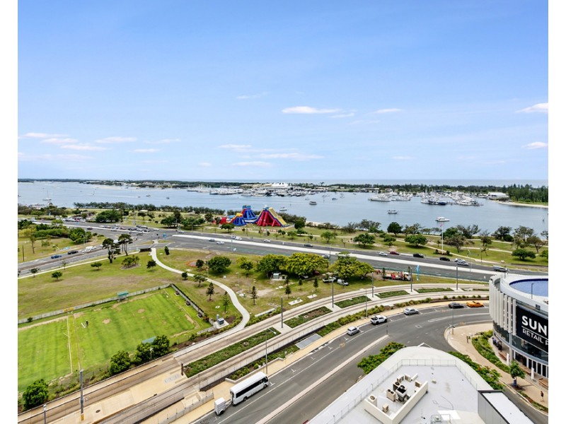 1 Como Crescent, Southport QLD 4215