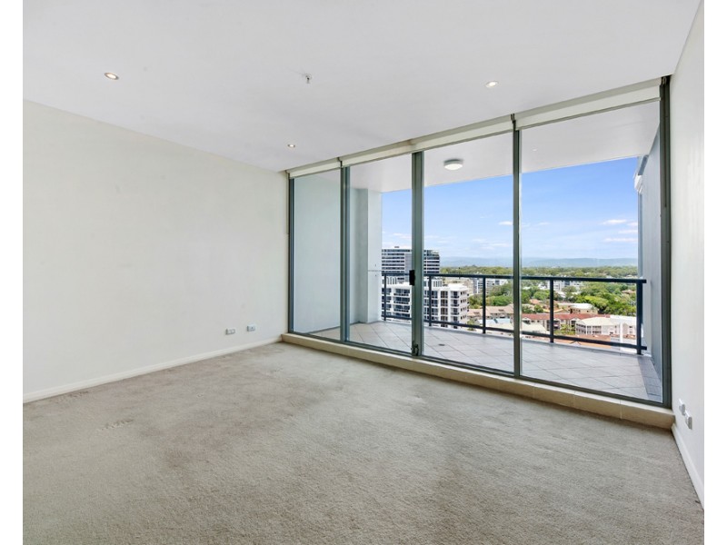 1 Como Crescent, Southport QLD 4215