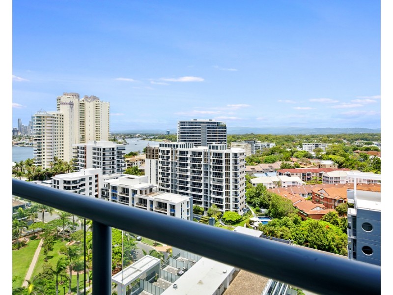 1 Como Crescent, Southport QLD 4215