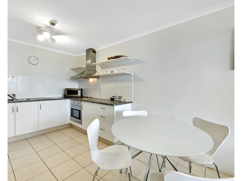 17/43 Enderley Avenue, Surfers Paradise QLD 4217