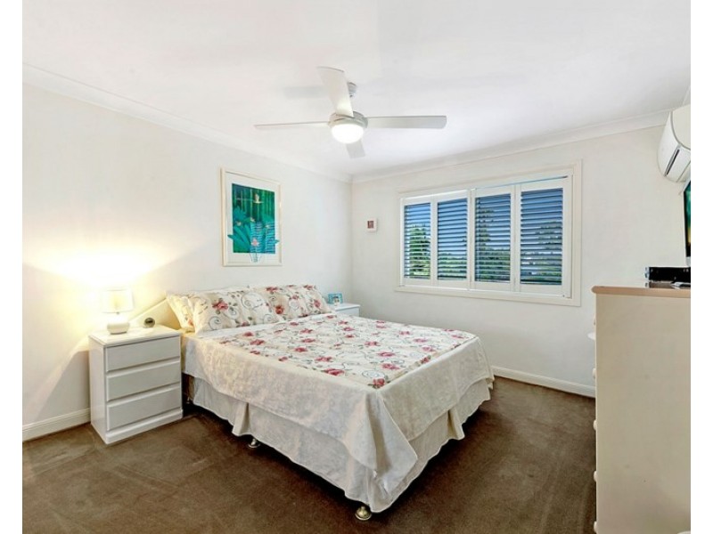 8/100 Cotlew Street East, Southport QLD 4215