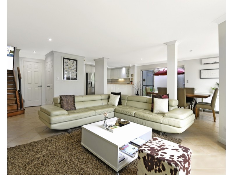 5/100 Cotlew Street East, Southport QLD 4215