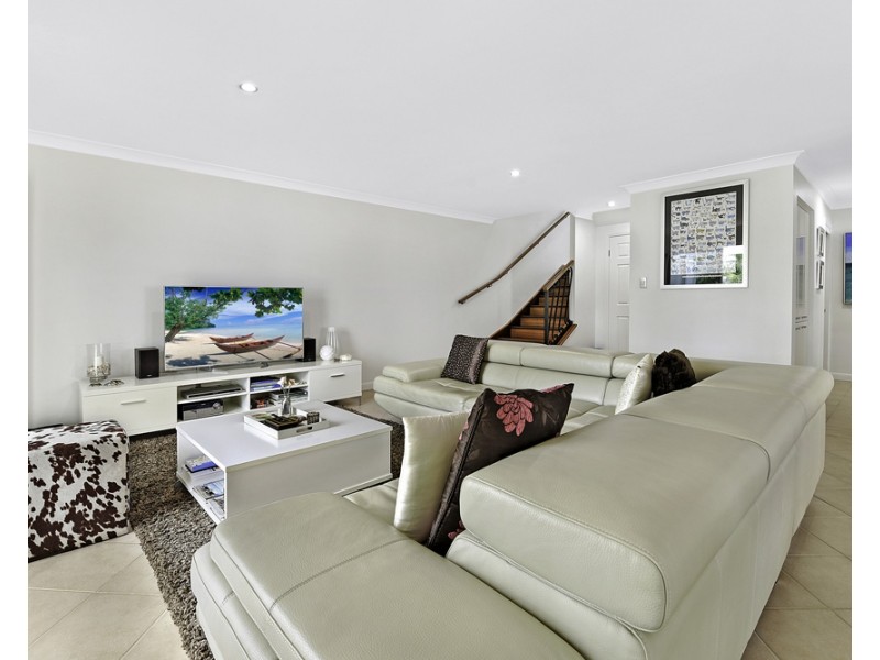 5/100 Cotlew Street East, Southport QLD 4215