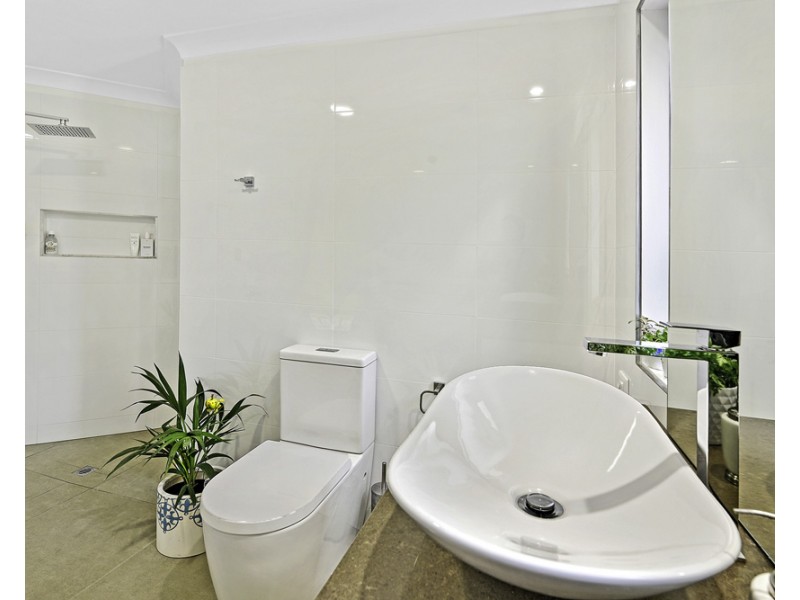 5/100 Cotlew Street East, Southport QLD 4215