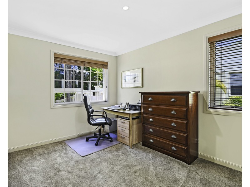 5/100 Cotlew Street East, Southport QLD 4215