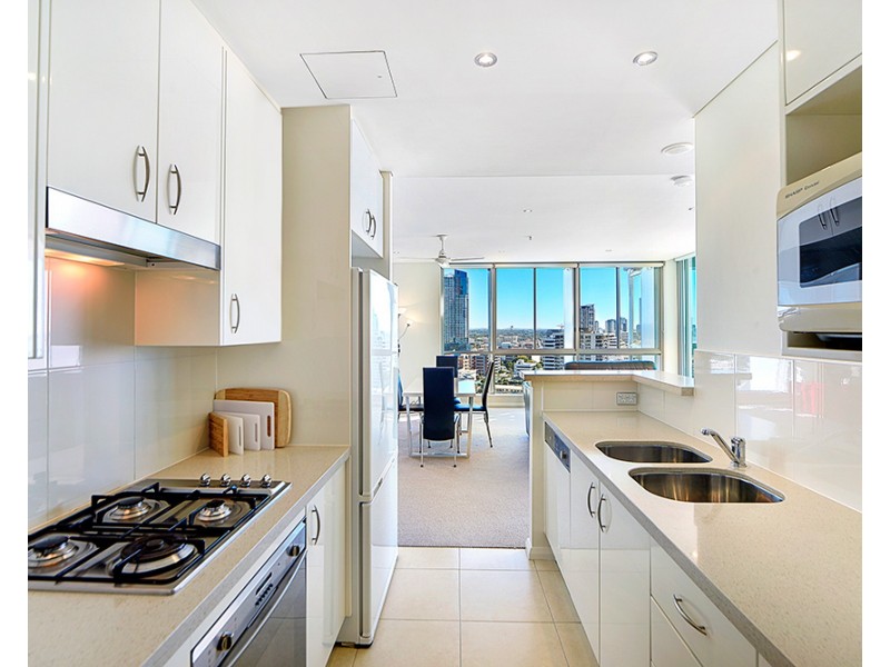 1 Como Crescent, Southport QLD 4215