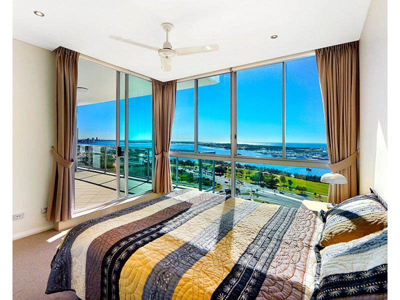 1 Como Crescent, Southport QLD 4215