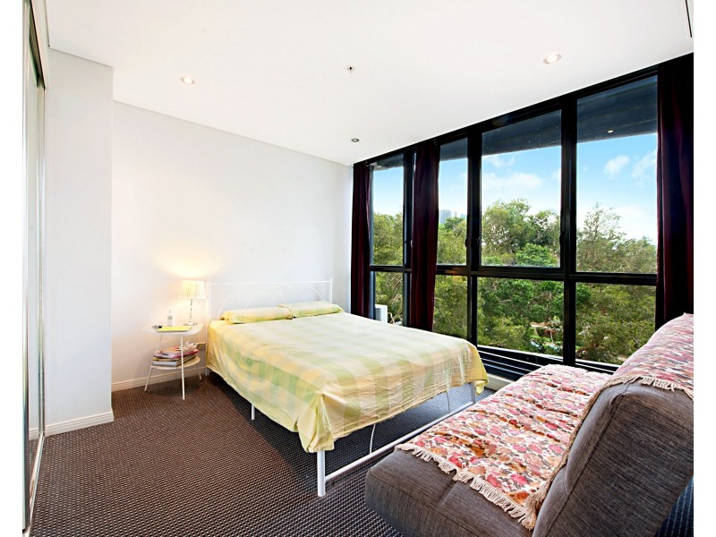 2 Aqua Street, Southport QLD 4215