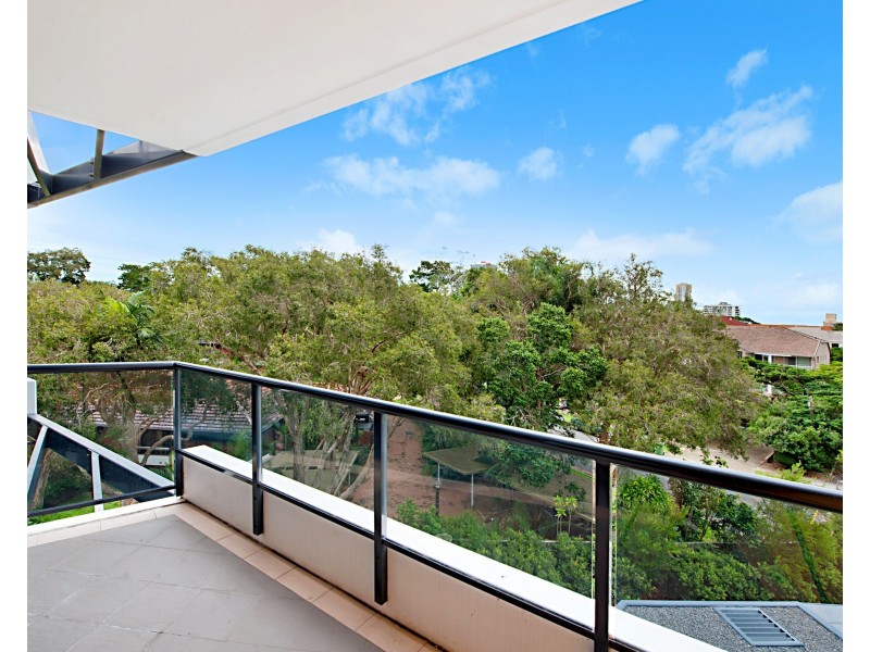 2 Aqua Street, Southport QLD 4215