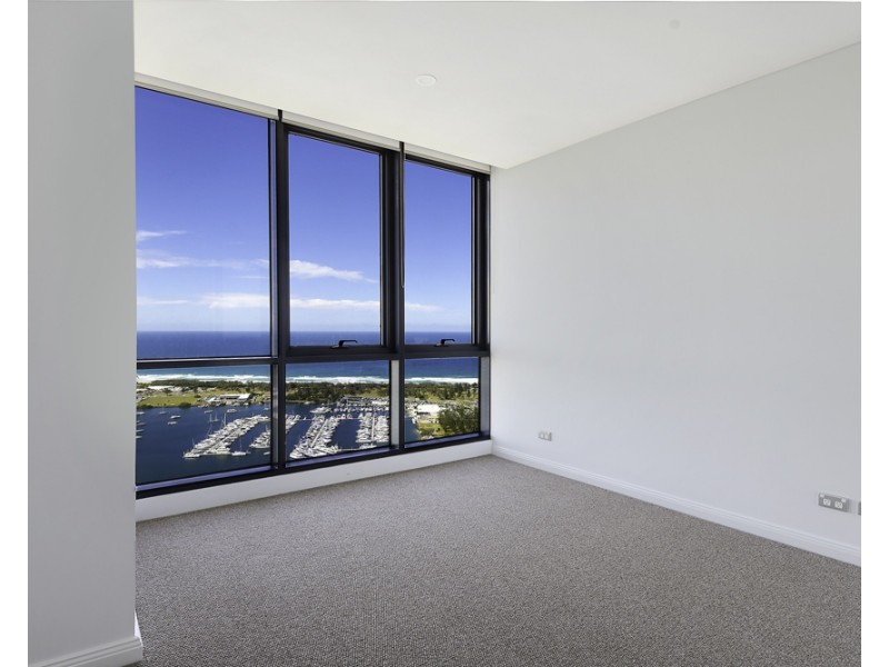 2 Como Crescent, Southport QLD 4215