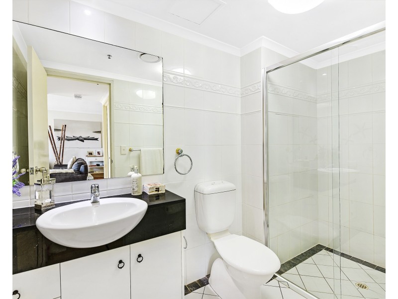 36/15 Breaker Street, Main Beach QLD 4217