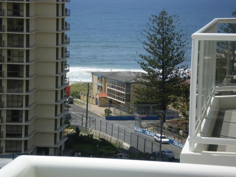 15 Breaker Street, Main Beach QLD 4217