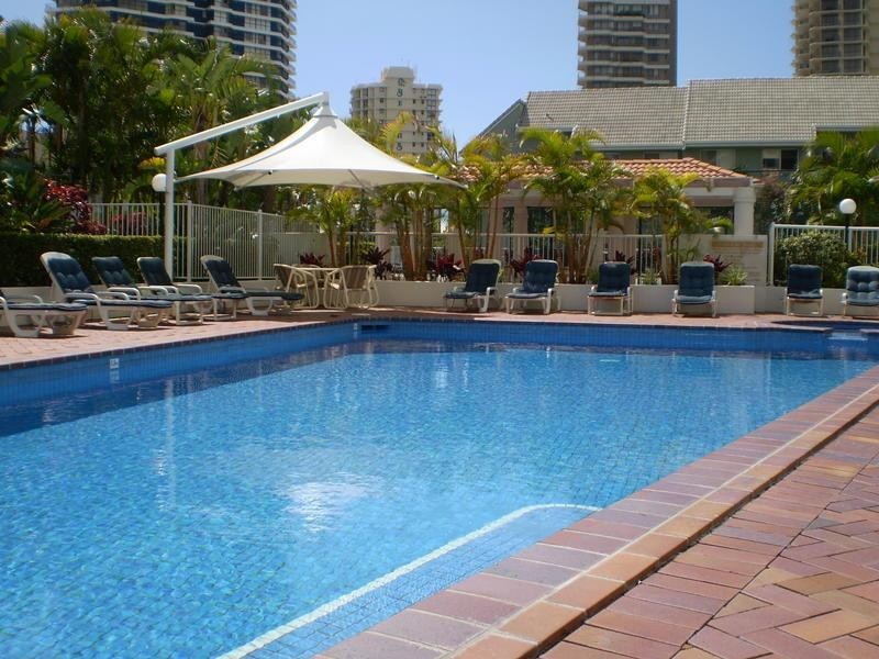 15 Breaker Street, Main Beach QLD 4217