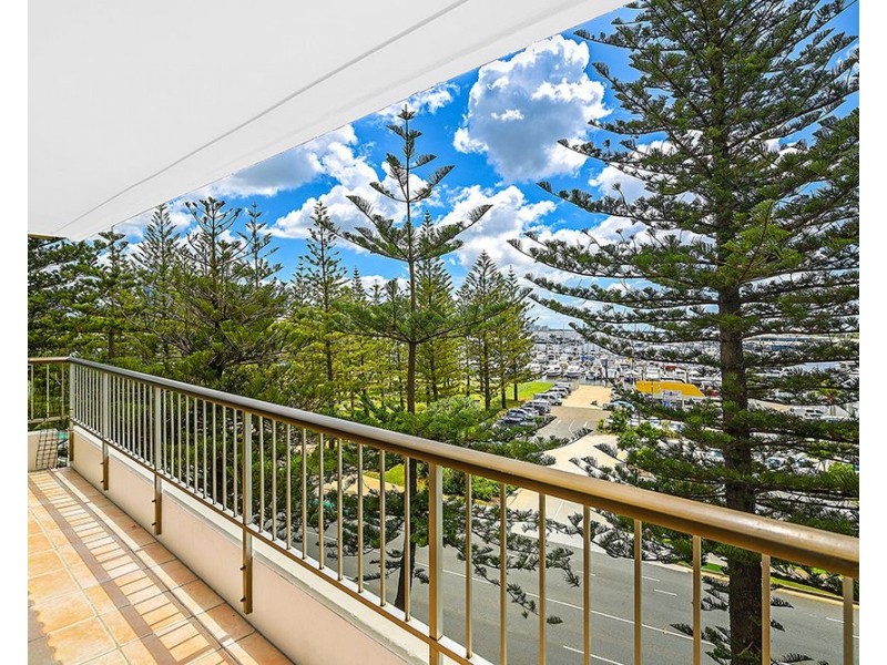 12/18 Macarthur Parade, Main Beach QLD 4217