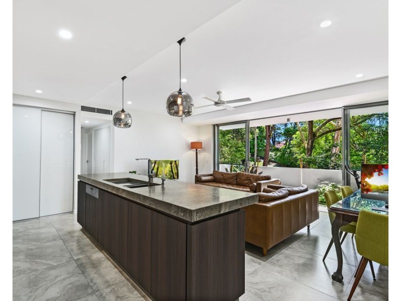 30 Brighton Parade, Southport QLD 4215