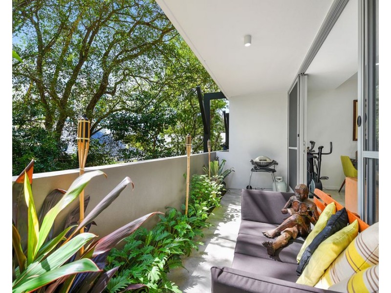 30 Brighton Parade, Southport QLD 4215