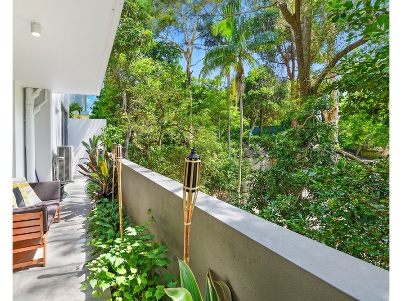 30 Brighton Parade, Southport QLD 4215