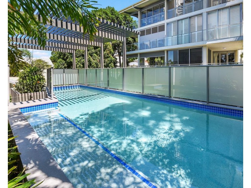 30 Brighton Parade, Southport QLD 4215