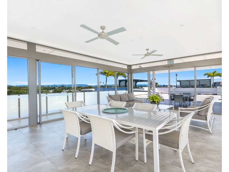 30 Brighton Parade, Southport QLD 4215