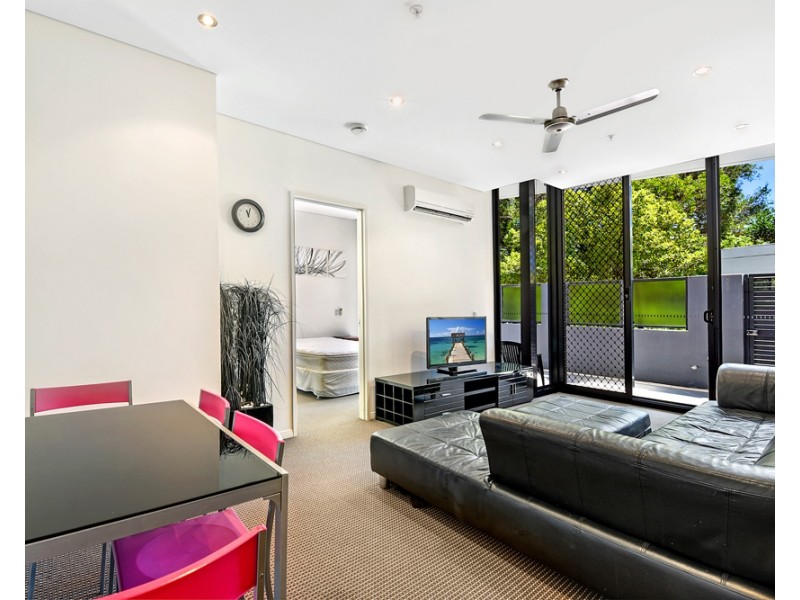 2 Aqua Street, Southport QLD 4215