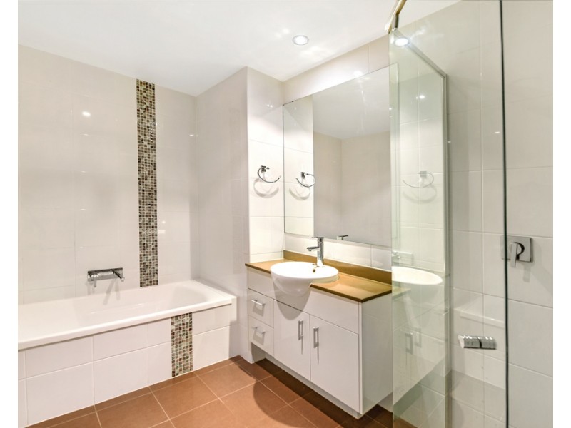 2 Aqua Street, Southport QLD 4215