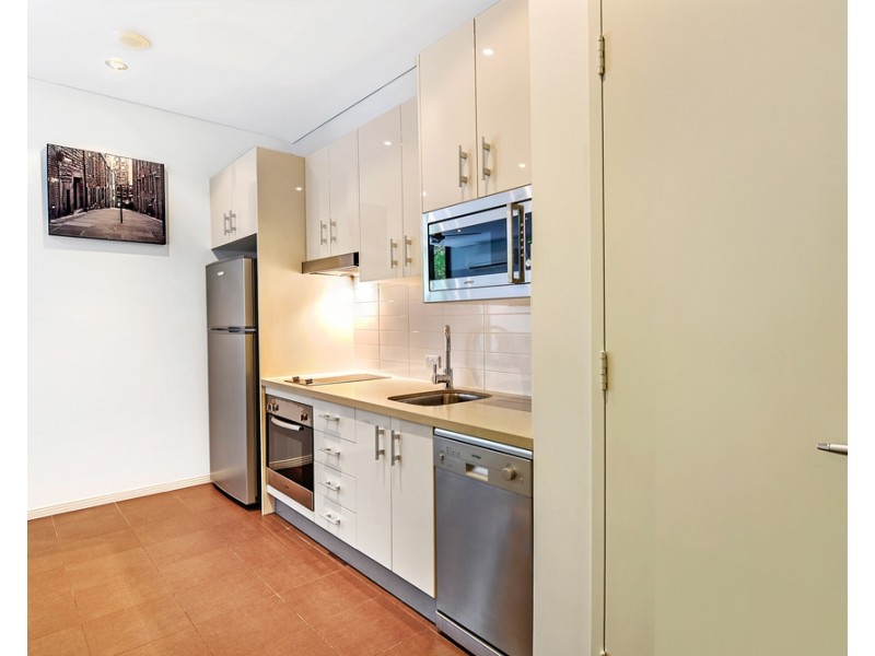 2 Aqua Street, Southport QLD 4215